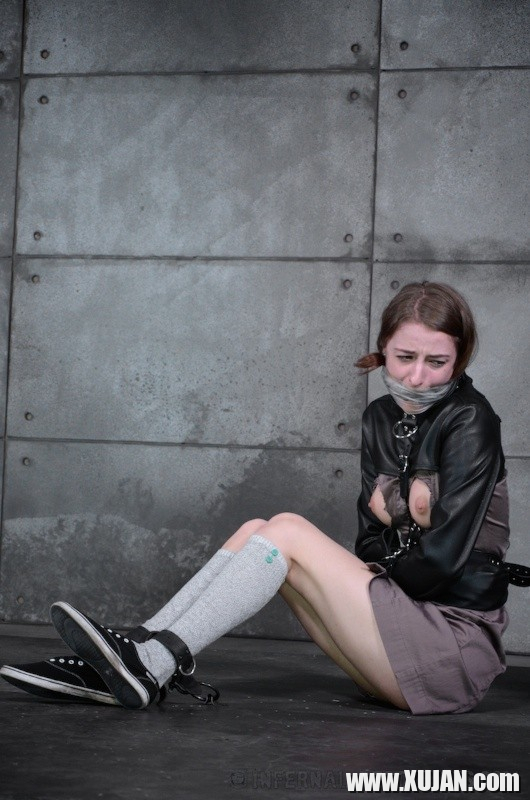 Willow Hayes pigtails brunette babe is bound in leather straightjacket - Photo #855269
