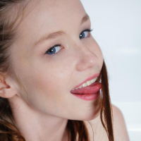 Brunette teen Emily Bloom wants to take a hot bath with you