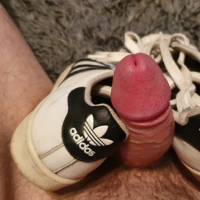 Enji Linqsy krel e Adidas Superstars y