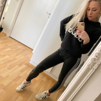 Enji Linqsy krel e Adidas Superstars y