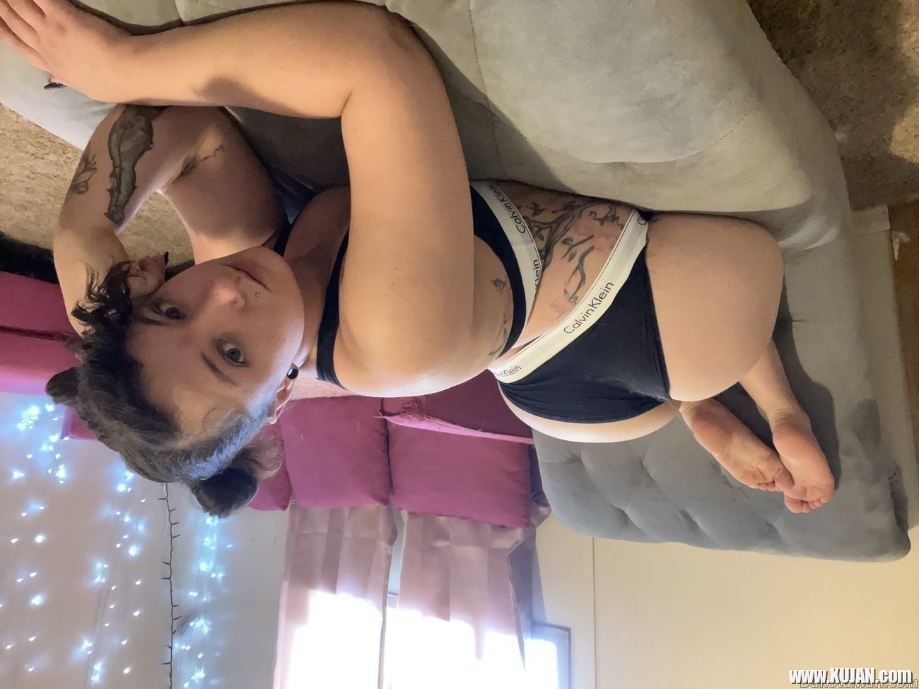 Tattooed chick Dakota Marr puts her curvy figure on display - Photo #865905