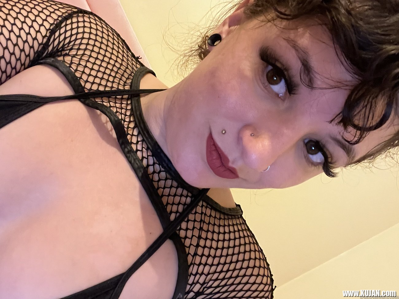 Tattooed chick Dakota Marr puts her curvy figure on display - Photo #865911