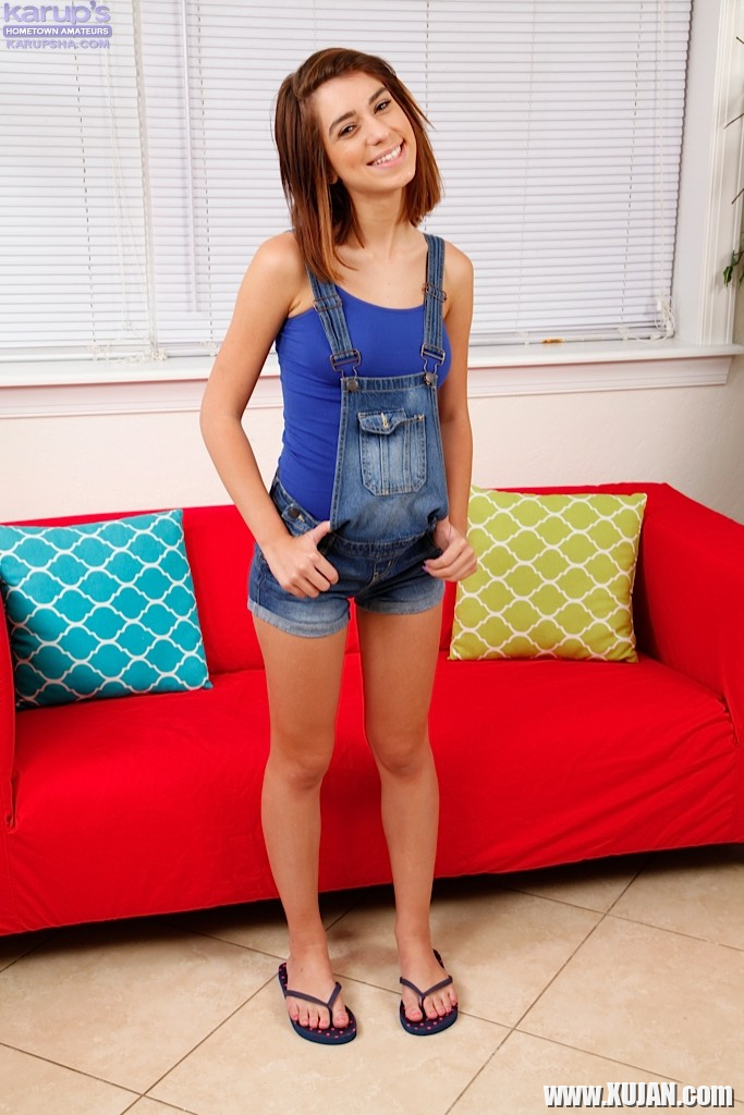 Gorgeous pocket rocket teen Joseline Kelly butt naked - Photo #881268