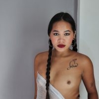 Filipinyan derahas Syuzi Sqay