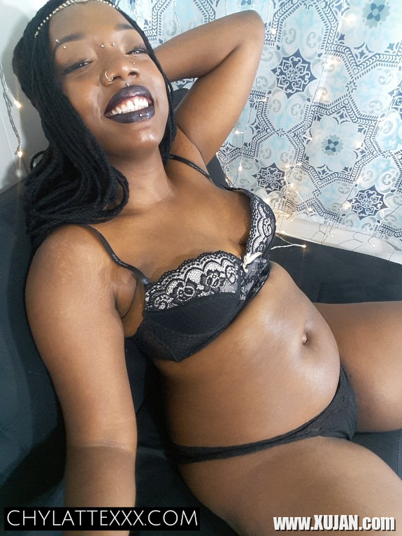 Sexy Big Ass Belly Ebony Chy Latte Thigh High Socks Outie Navel - Photo #883624