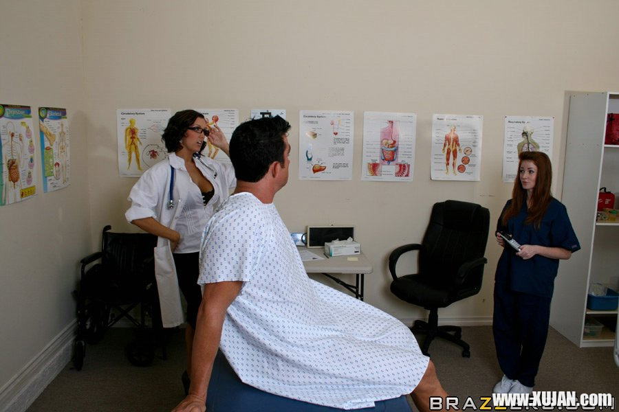 MILF babe in uniform Dylan Ryder has her cunt licked as never before - Photo #885237