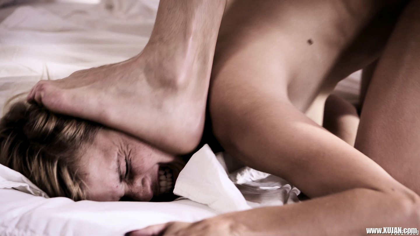 Madison Hart fucked in Her Bed by creepy Dude - Photo #893367