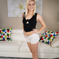 Madison Hart spreads her Legs and bares her Muff