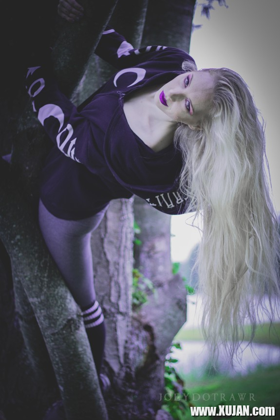 Witch By The River - Photo #894227