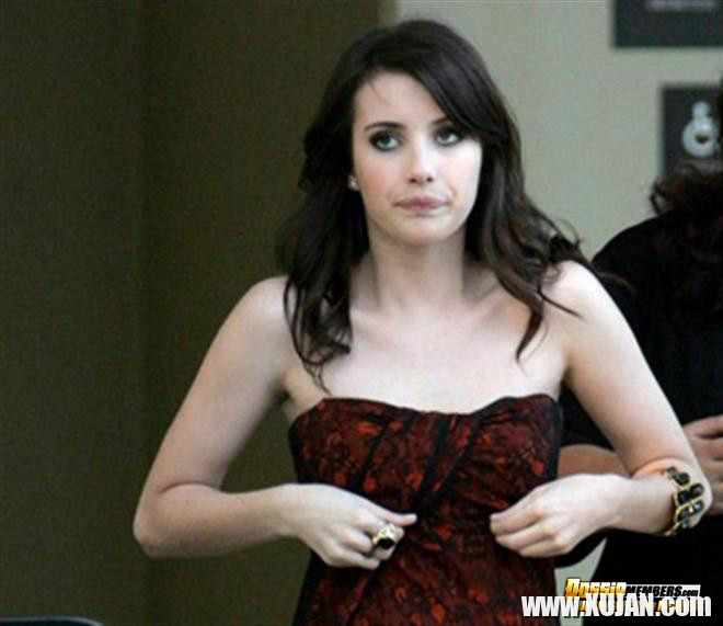 Emma exposes her bobbies in fantasy photos - Photo #903807