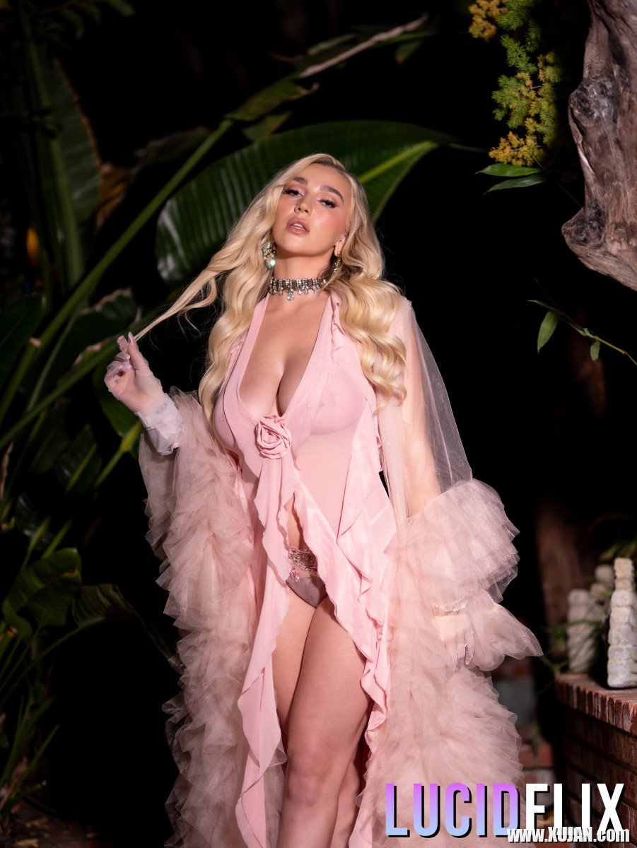 Busty beauty Kendra Sunderland sucks dick and gets fucked the hard way - Photo #907710