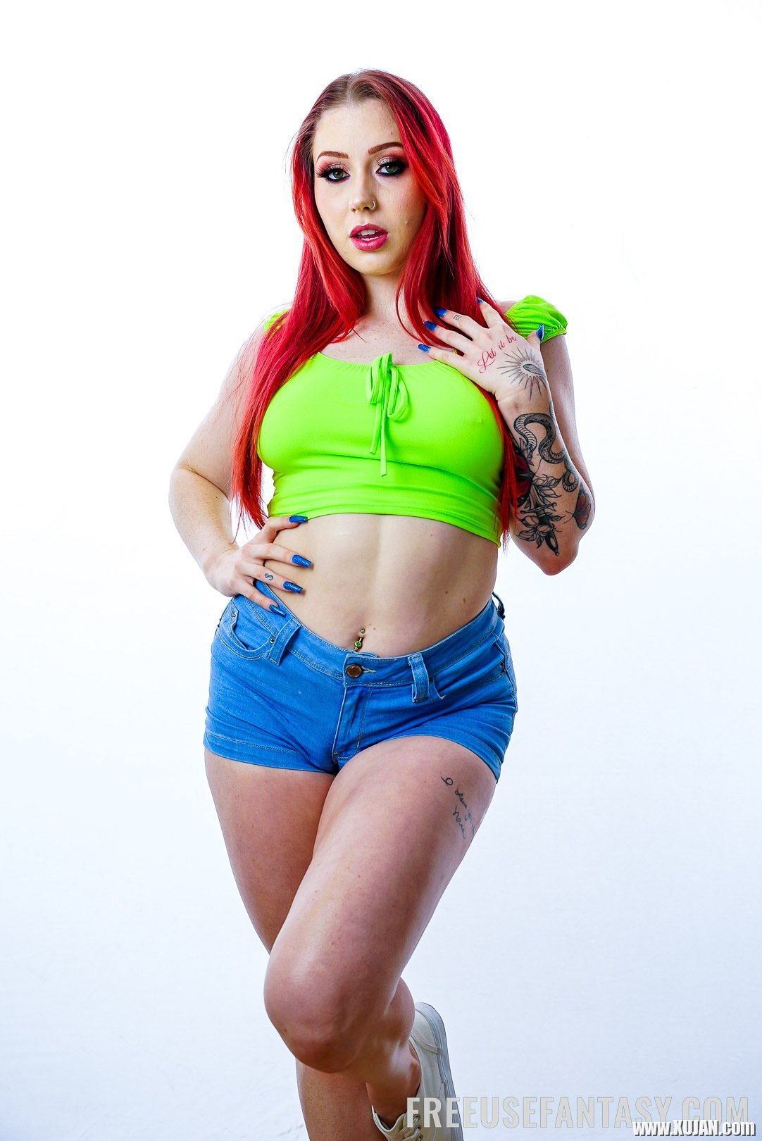 Redhead Arietta Adams shares a hard dick with Chloe Cooper - Photo #908252