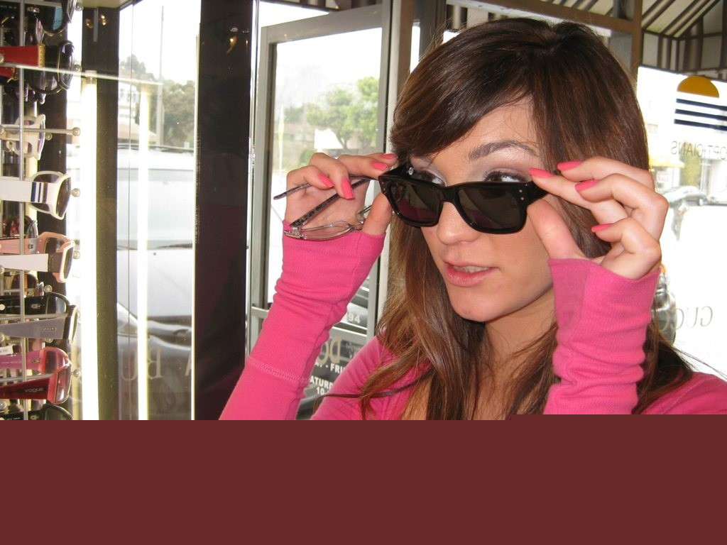 Holly Michaels shows how a modern day teen fucks - Photo #908689