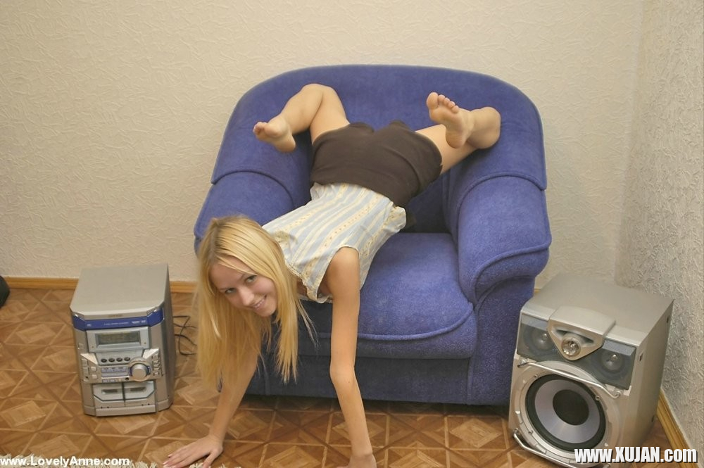 Young lovely anne topless - Photo #909801