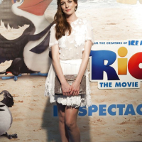 The beautiful Anne Hathaway with sexy legs