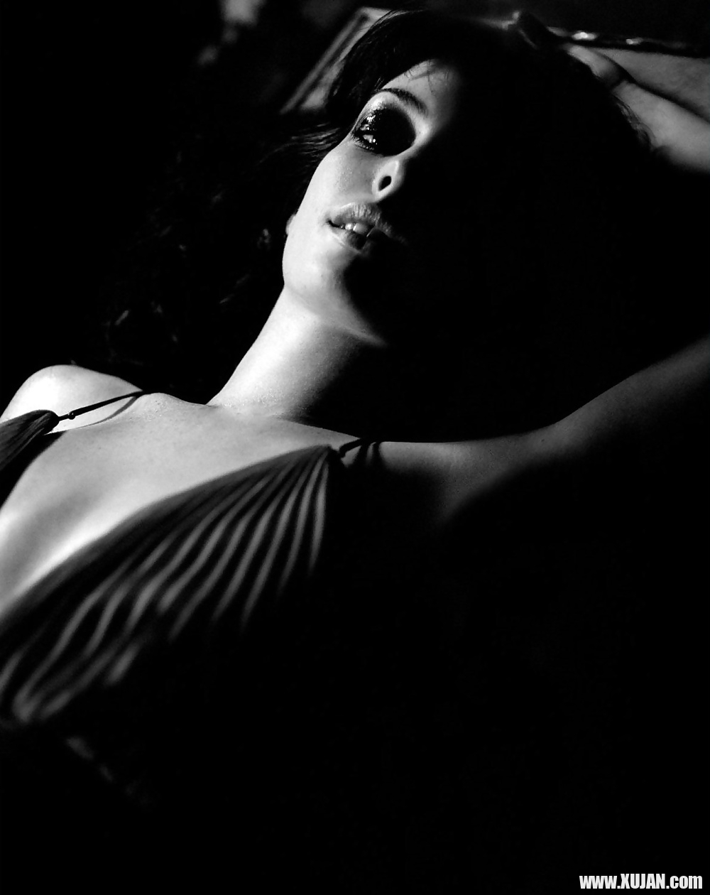 Oh my the lovely Anne Hathaway - Photo #910204