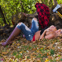 Lumberjane Nikki Sims popping out her big Boobs