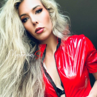 Karmir lateqsayin Findom