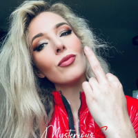 Karmir lateqsayin Findom