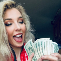 Karmir lateqsayin Findom