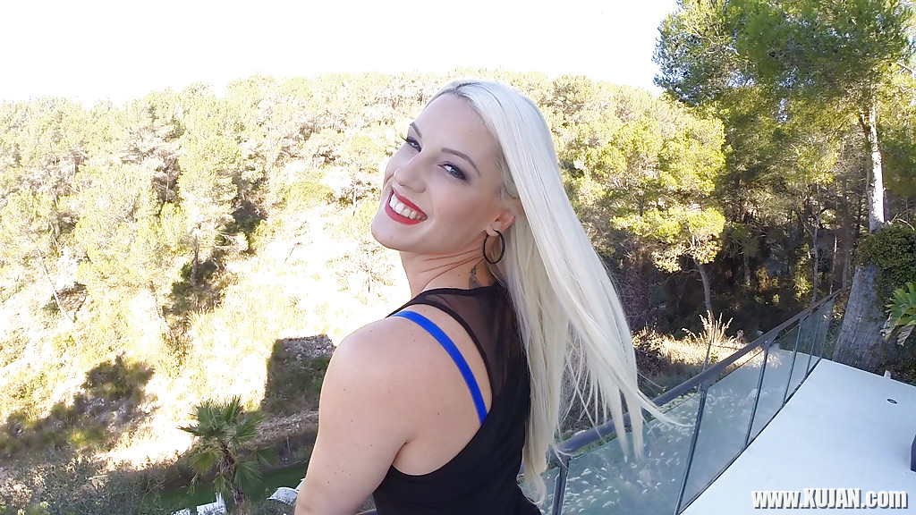 Euro babe Blanche Bradburry showing off big round ass outdoors - Photo #923327