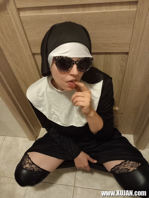 miandznuhin zugaranakonqi mej tsakel e berany - Photo #923582