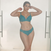 Wet Euro chick Valentina Nappi removing lingerie and high heels in bath