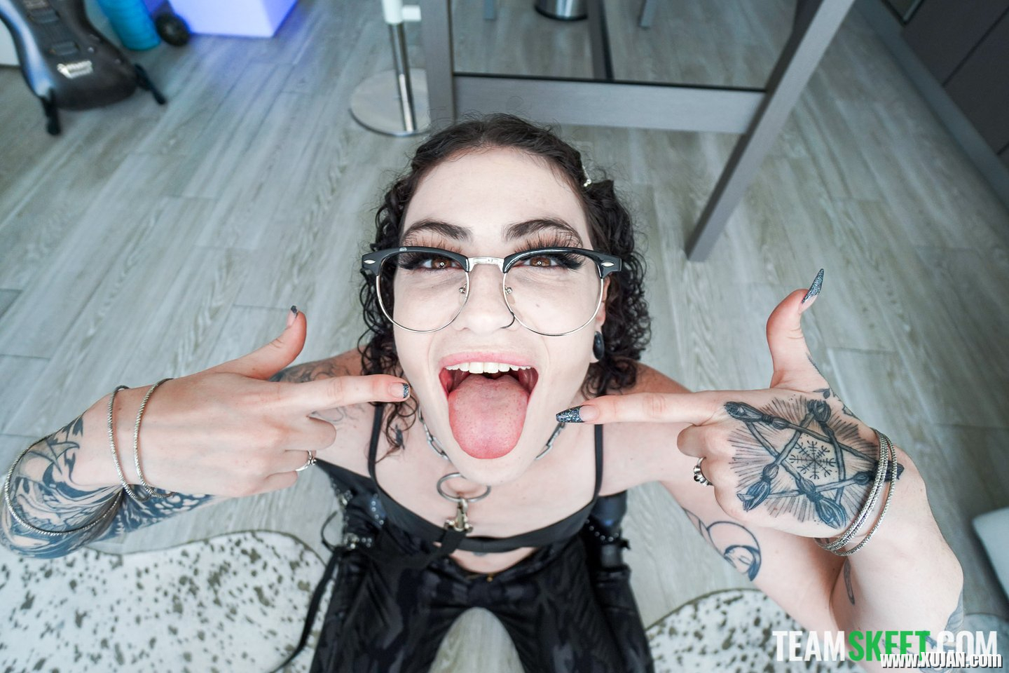 Dark haired tattooed babe Lydia Black swallows some big shaft - Photo #927818