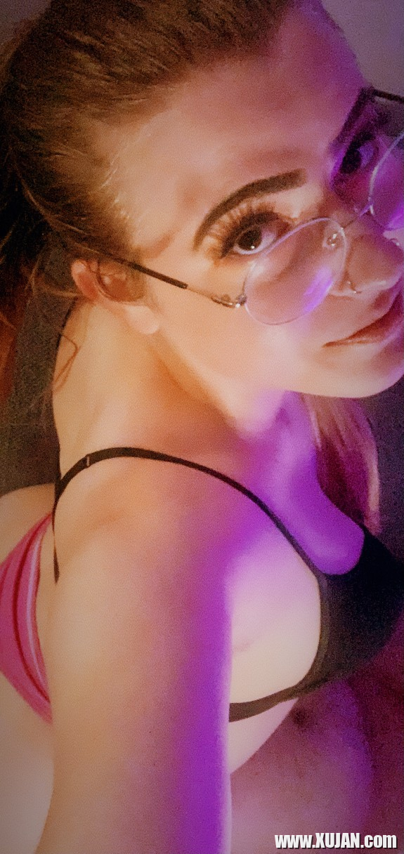 Femdom astvatsuhi Qelli Arevashayn - Photo #954909