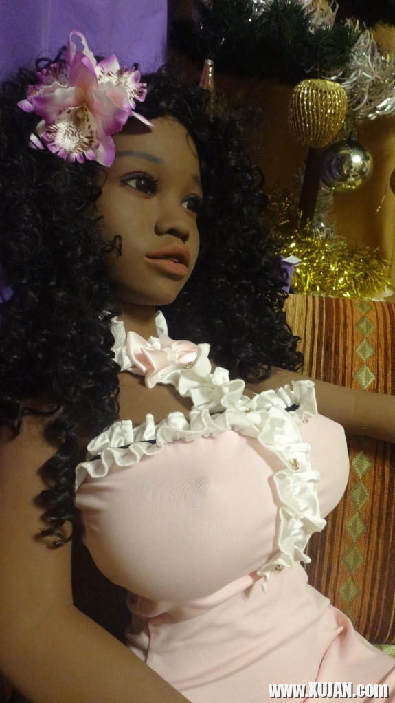 Doll and Christmas tree - Photo #956590