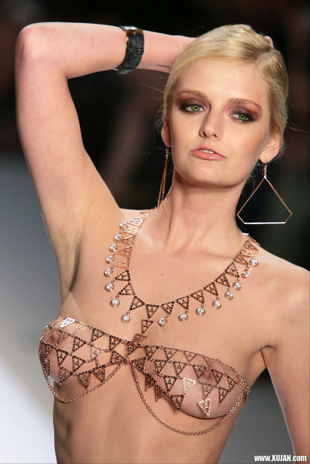 Lydia Hearst showing her nice tits and in black stockings - Photo #961889