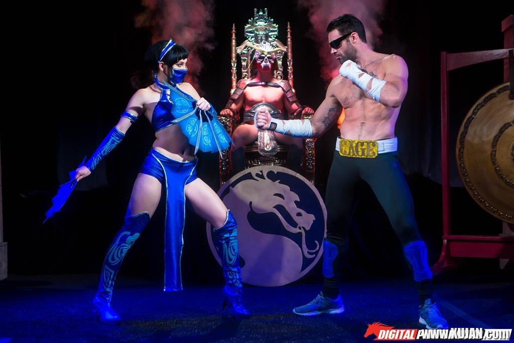 Aria Alexander slammed by her Man in Cosplay Scene - Photo #966052