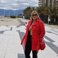 Sexy MILF Nude Chrissy flashes her Tits on a Beach