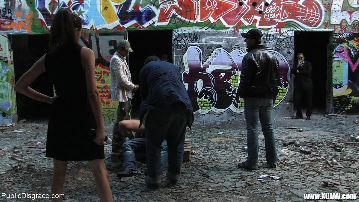 Harmony Rose is bound and naked at famous monuments - Photo #988102
