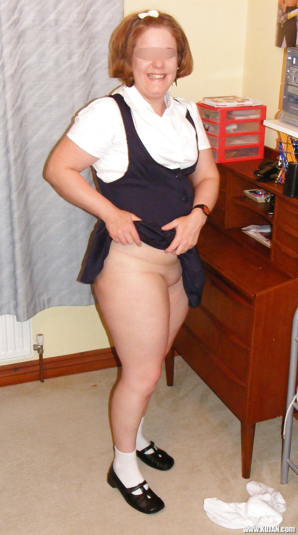 Slutty secretary in big white knickers - Photo #1273111