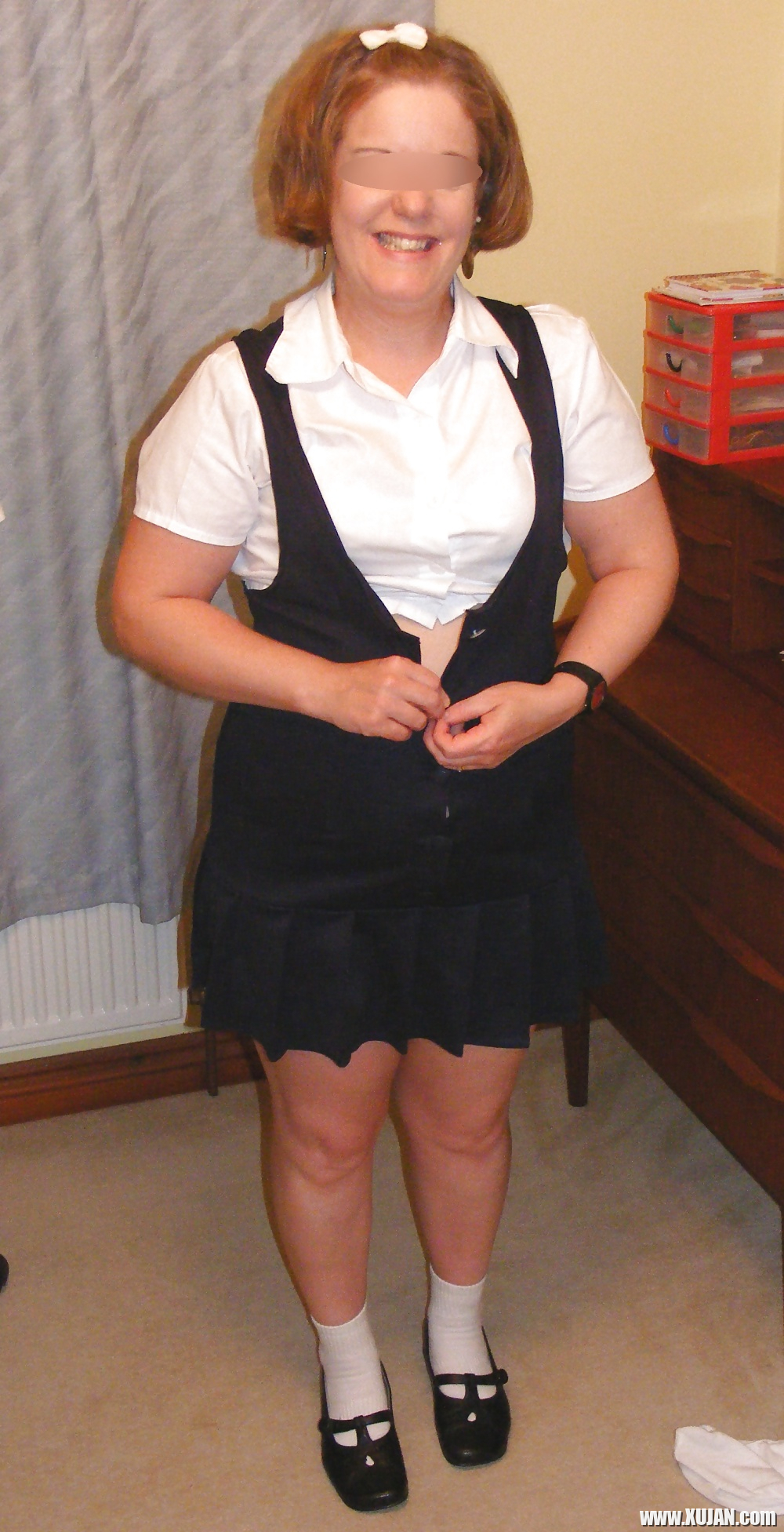 Slutty secretary in big white knickers - Photo #1273118