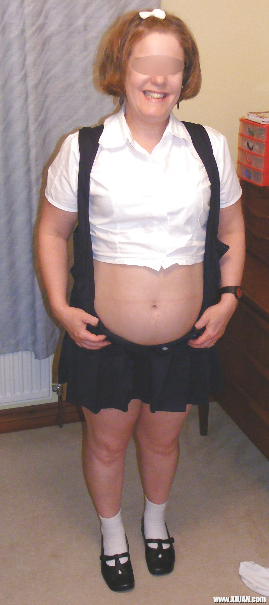 Slutty secretary in big white knickers - Photo #1273121