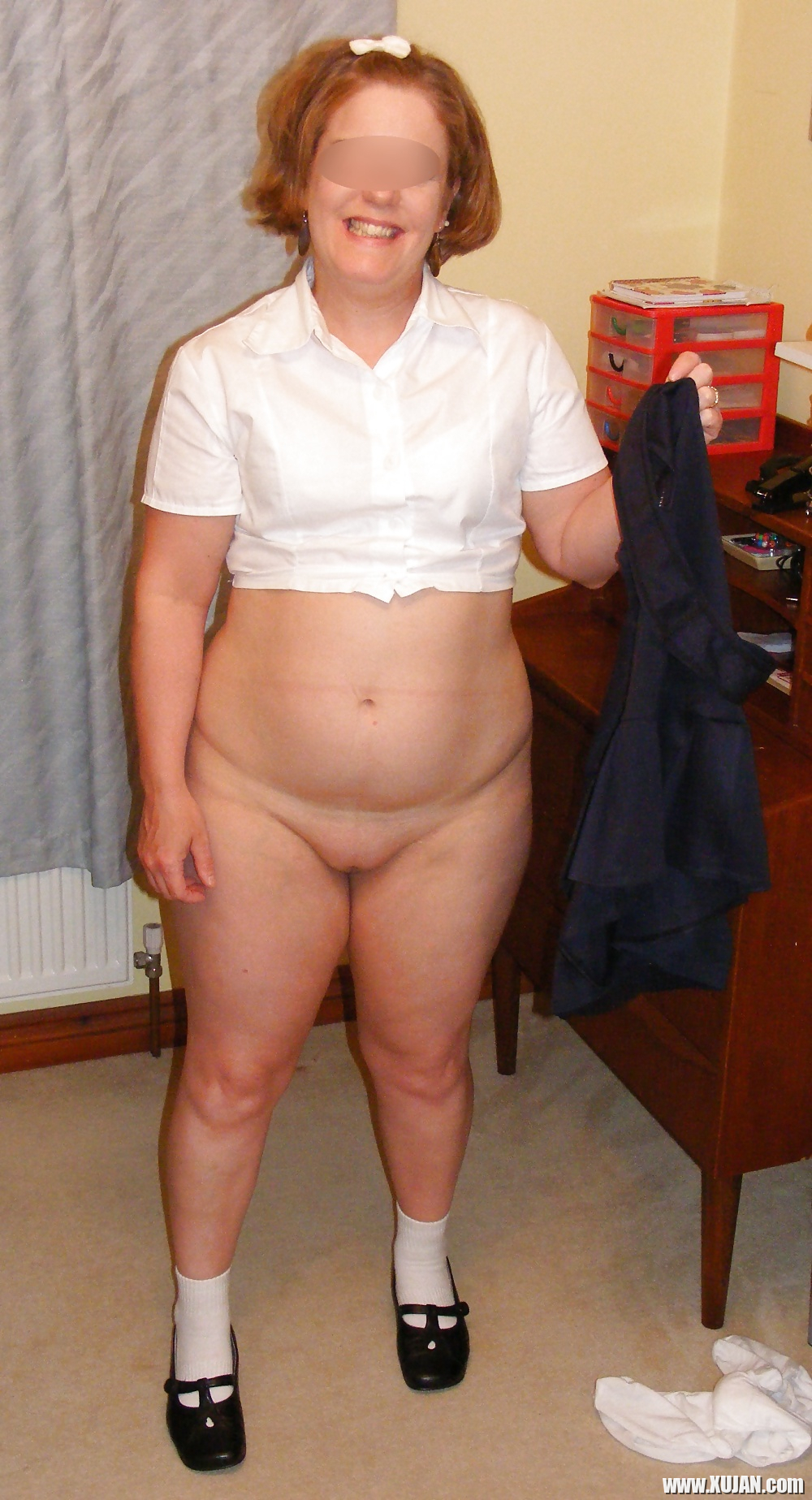 Slutty secretary in big white knickers - Photo #1273124
