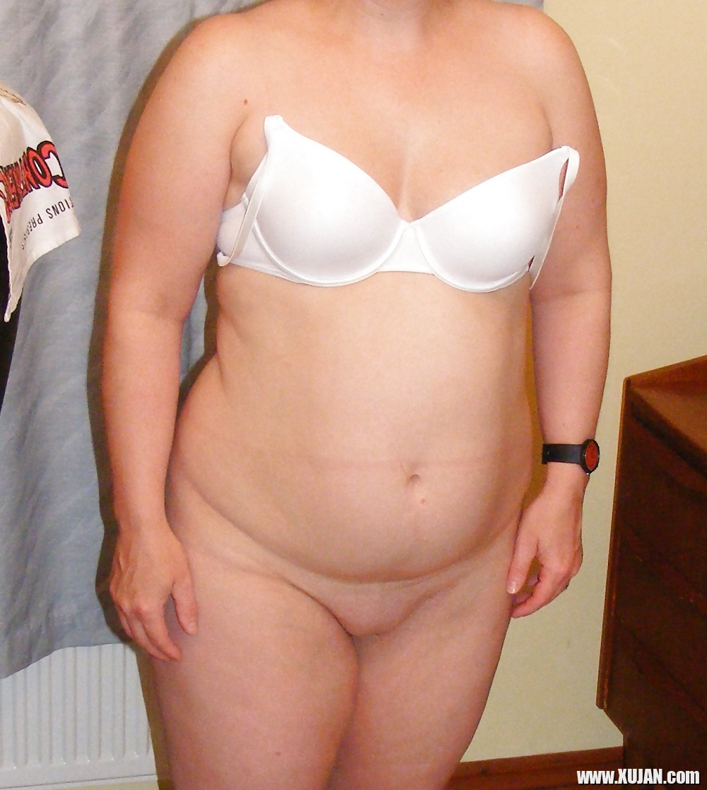 Slutty secretary in big white knickers - Photo #1273134