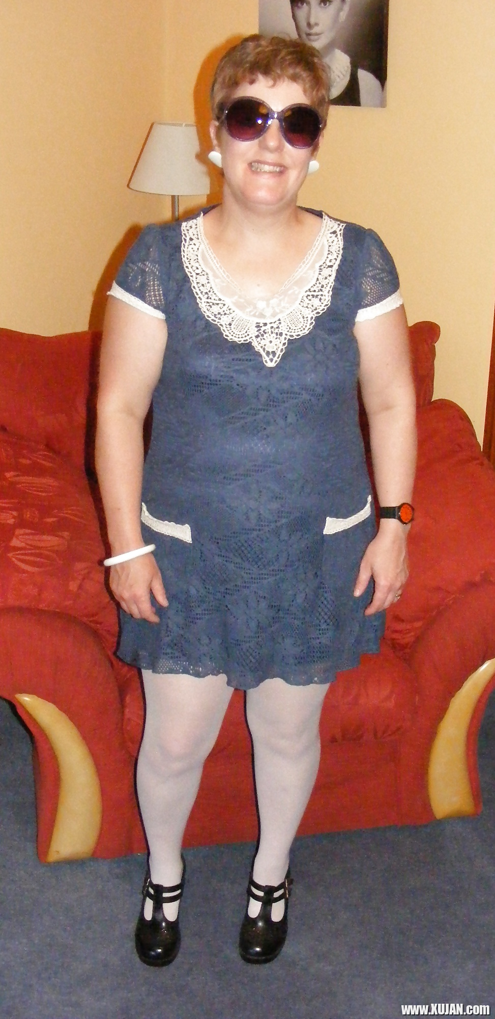 Slutty secretary in white knickers and white tights - Photo #1273217