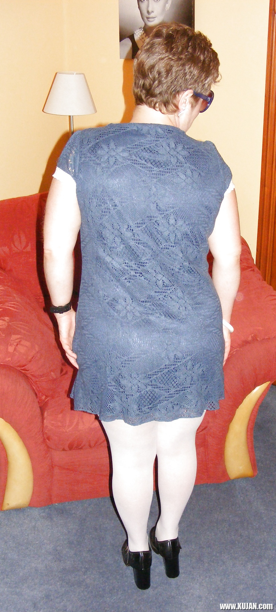 Slutty secretary in white knickers and white tights - Photo #1273218