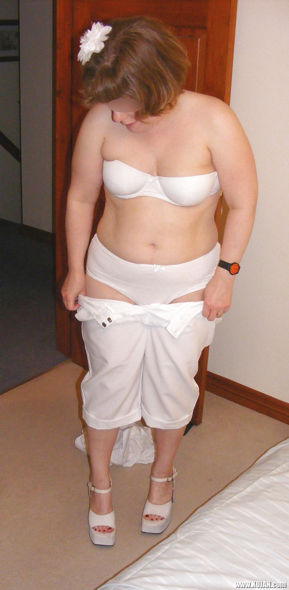 Slutty secretary in white knickers and platforms - Photo #1273241