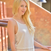 Blonde Babe Blake Bartelli fucking a Giant Dildo