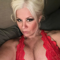 Sexy Cum Guzzler