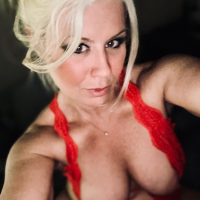 Sexy Cum Guzzler