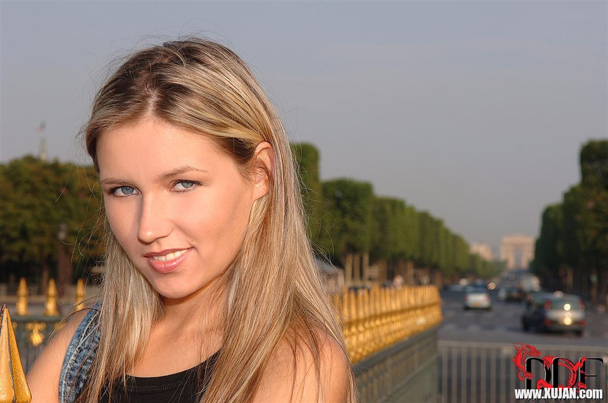 Cherry Jul shows off her great body around town - Photo #1283978