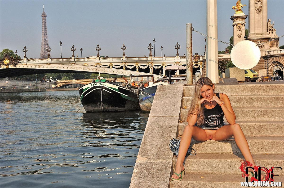 Cherry Jul shows off her great body around town - Photo #1283979