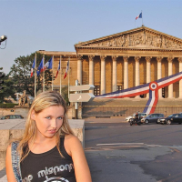 Cherry Jul shows off her great body around town
