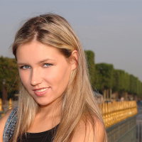 Cherry Jul shows off her great body around town