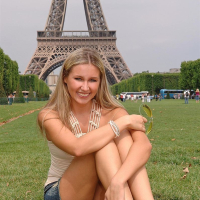 Cherry Jul shows off her great body around town